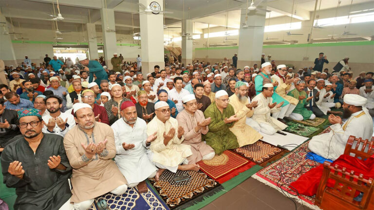 খালেদা জিয়ার আরোগ্য কামনায় বগুড়ায় বিএনপির বিশেষ প্রার্থনা