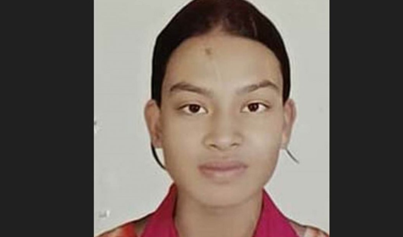 গেম খেলার সময় মোবাইল কেড়ে নেওয়ায় কলেজছাত্রী আত্মহত্যা