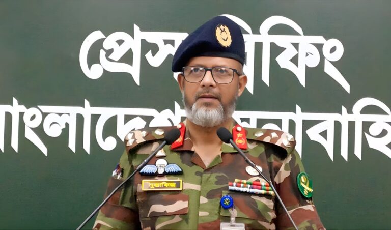 গ্রেপ্তার সেনা কর্মকর্তাদের চাকরির অবস্থা আইনি প্রক্রিয়ায় সেনা কর্মকর্তাদের চাকরি স্থিতি নিয়ে আইনি প্রক্রিয়া চলছে