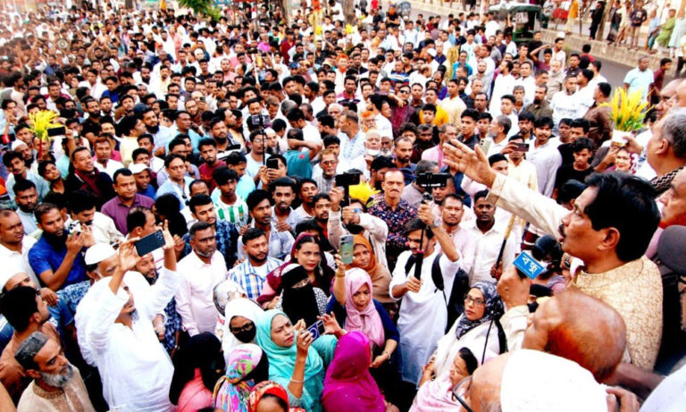 জামায়াত প্রশাসন নিয়ন্ত্রণ করে ভোট প্রভাবিত করতে চাইছে