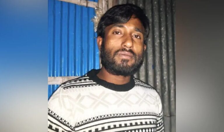 নিজ বাড়ির সামনে যুবক ছুরিকাঘাতে নিহতৎ চট্টগ্রামে ঘরের সামনে ছুরিকাঘাতে যুবকের মৃত্যু