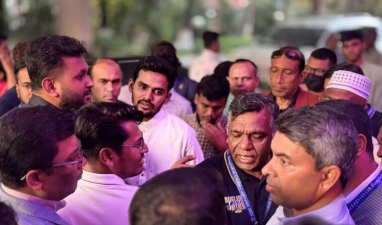 বিসিবির সংবাদ সম্মেলন বয়কট করলো সাংবাদিকরা বিসিবি কনফারেন্সে সাংবাদিকদের সংবাদ সম্মেলন বয়কট