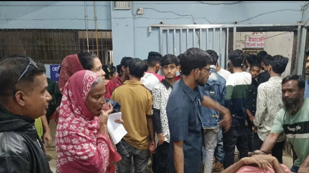 ব্রাহ্মণবাড়িয়ায় আধিপত্যের দ্বন্দ্ব: রাস্তায় রক্ত, হাসপাতালে দীর্ঘ রাত 1 ব্রাহ্মণবাড়িয়ায় সন্ধ্যার গুলিবর্ষণ আধিপত্যের লড়াইয়ে ৩ জন ছিটকে হাসপাতালে ব্রাহ্মণবাড়িয়ায় আধিপত্যের দ্বন্দ্ব: রাস্তায় রক্ত, হাসপাতালে দীর্ঘ রাত
