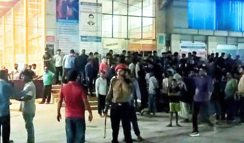 মৃত রোগীকে জীবিত দেখানোর অভিযোগে হাসপাতালে উত্তেজনা