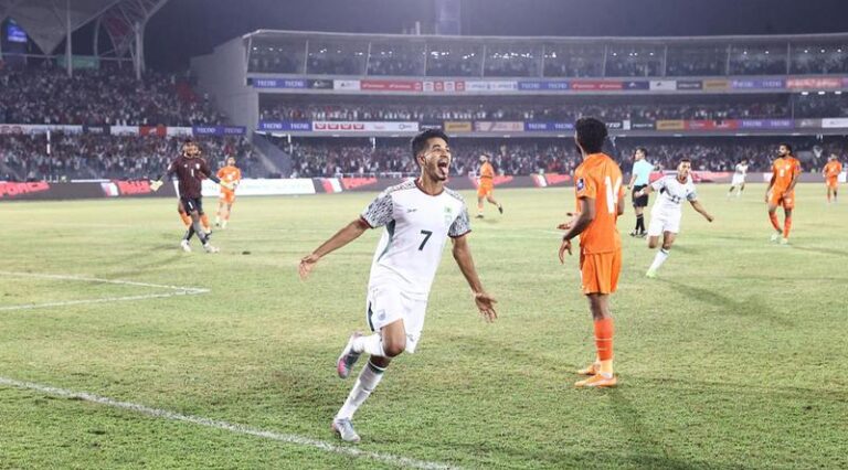 মোরসালিনের এক গোলেই দুই দশকের অভিশাপমোচন মোরসালিনের এক গোলেই দুই দশকের অভিশাপমোচন