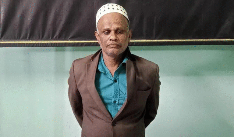 যাবজ্জীবন দণ্ডপ্রাপ্ত আসামি আলম মলমপার্টির সক্রিয় সদস্য হিসেবে গ্রেপ্তার যাবজ্জীবন দণ্ডপ্রাপ্ত আসামি আলম মলমপার্টির সক্রিয় সদস্য হিসেবে গ্রেপ্তার