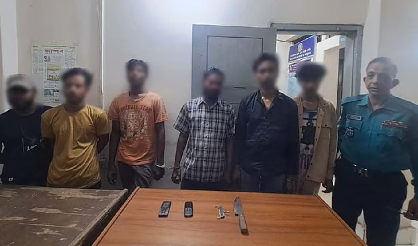 রূপনগরে ডাকাতির ছয় পরিকল্পনাকারী গ্রেপ্তার অস্ত্র ও গাড়ি জব্দ রূপনগরে ডাকাতির ছয় পরিকল্পনাকারী গ্রেপ্তার, অস্ত্র ও গাড়ি জব্দ