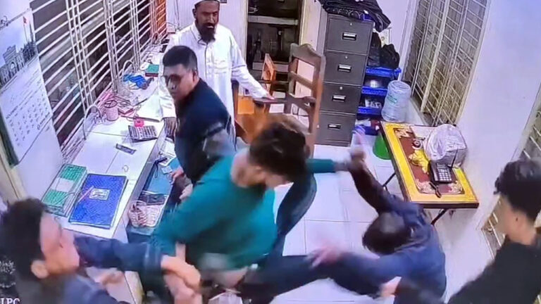 সেতুর টোল নিয়ে সহিংসতা