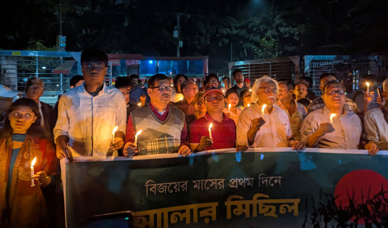 মুক্তিযুদ্ধের শহিদদের প্রতি শ্রদ্ধা জানিয়ে আলোর মিছিল 1 %E0%A6%AE%E0%A6%B9%E0%A6%BE%E0%A6%A8 %E0%A6%AC%E0%A6%BF%E0%A6%9C%E0%A6%AF%E0%A6%BC%E0%A7%87%E0%A6%B0 %E0%A6%AE%E0%A6%BE%E0%A6%B8%E0%A7%87%E0%A6%B0 %E0%A6%AA%E0%A7%8D%E0%A6%B0%E0%A6%A5%E0%A6%AE %E0%A6%A6%E0%A6%BF%E0%A6%A8%E0%A7%87 %E0%A6%86%E0%A6%B2%E0%A7%8B%E0%A6%B0 %E0%A6%AE%E0%A6%BF%E0%A6%9B%E0%A6%BF%E0%A6%B2 মুক্তিযুদ্ধের শহিদদের প্রতি শ্রদ্ধা জানিয়ে আলোর মিছিল