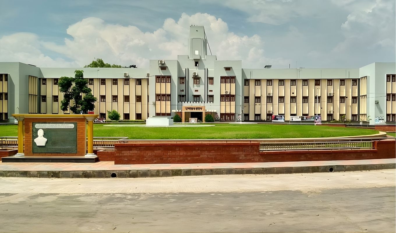 রাবিতে কড়া ব্যবস্থা: শিক্ষক-শিক্ষার্থীদের বিরুদ্ধে শাস্তি 1 রাবিতে কড়া ব্যবস্থা শিক্ষক-শিক্ষার্থীদের বিরুদ্ধে শাস্তি
