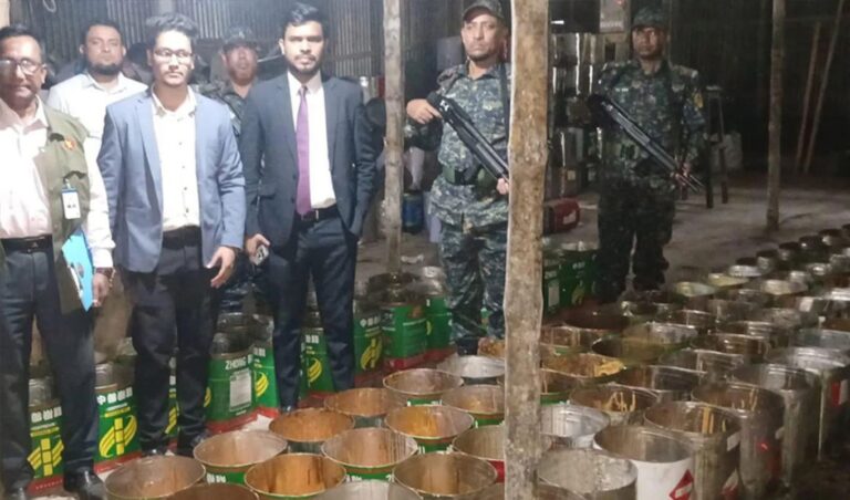 Large Quantity of Adulterated Jaggery Destroyed in Faridpur Factory Sealed ফরিদপুরে ভেজাল গুড় উৎপাদন কেন্দ্র উন্মোচন, মালিক পলাতক