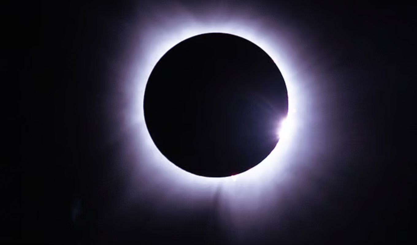 Six Minutes of Darkness Expected in Rare Solar Eclipse ২০২৭ সালের ২ আগস্ট বিরল পূর্ণগ্রাস সূর্যগ্রহণ, ৬ মিনিট অন্ধকারে থাকবে কয়েক দেশ