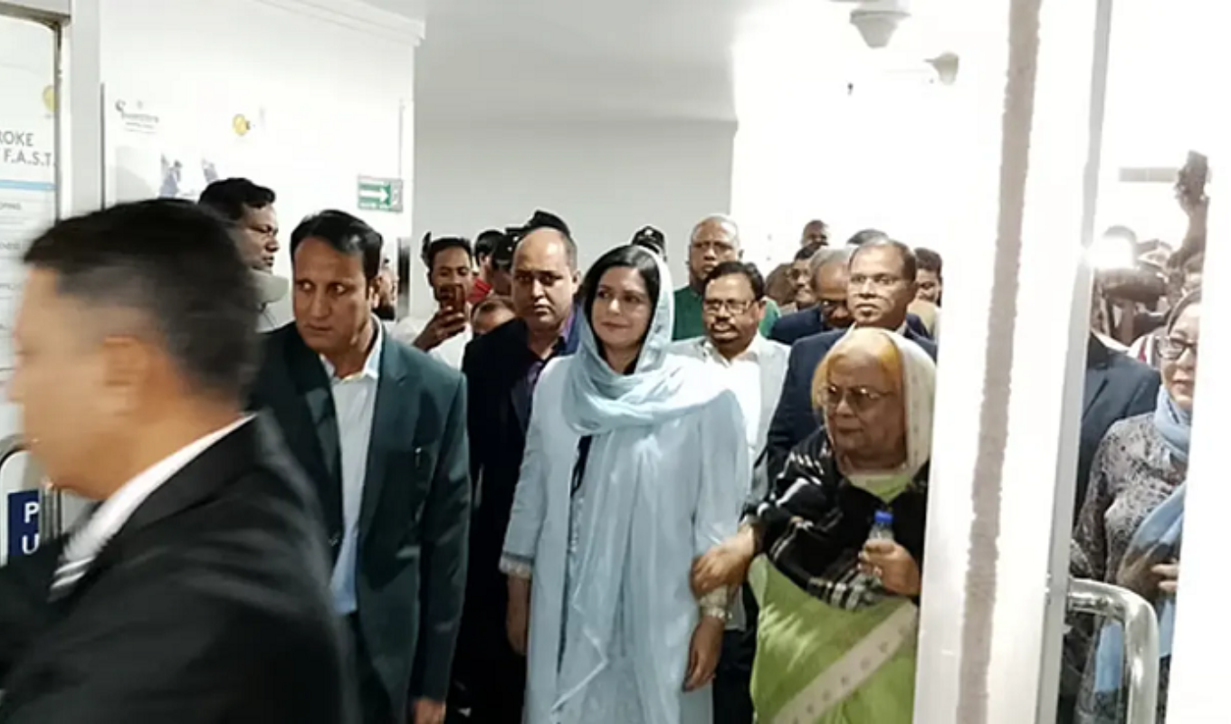 এভারকেয়ার হাসপাতালে এসে পৌঁছেছেন জুবাইদা রহমান 1 এভারকেয়ার হাসপাতালে এসে পৌঁছেছেন জুবাইদা রহমান এভারকেয়ার হাসপাতালে এসে পৌঁছেছেন জুবাইদা রহমান