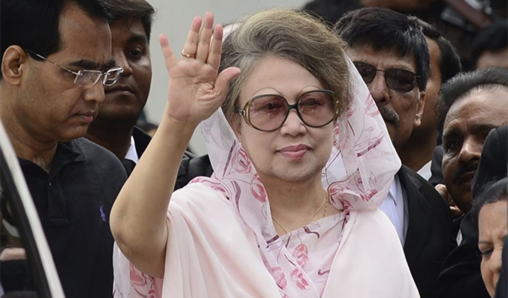 খালেদা জিয়ার ‘জেন্টল পাওয়ার জনমানসে অটল এক নেতৃত্বের স্মৃতি খালেদা জিয়ার নেতৃত্বের নীরব শক্তি: জনমনে এক আবেগময় প্রতিচ্ছবি