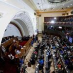 ভেনেজুয়েলা–মার্কিন সংঘর্ষ সহায়তাকারীদের শাস্তি ভেনেজুয়েলা–মার্কিন উত্তেজনা: অবরোধ সহায়তাকারীদের শাস্তি