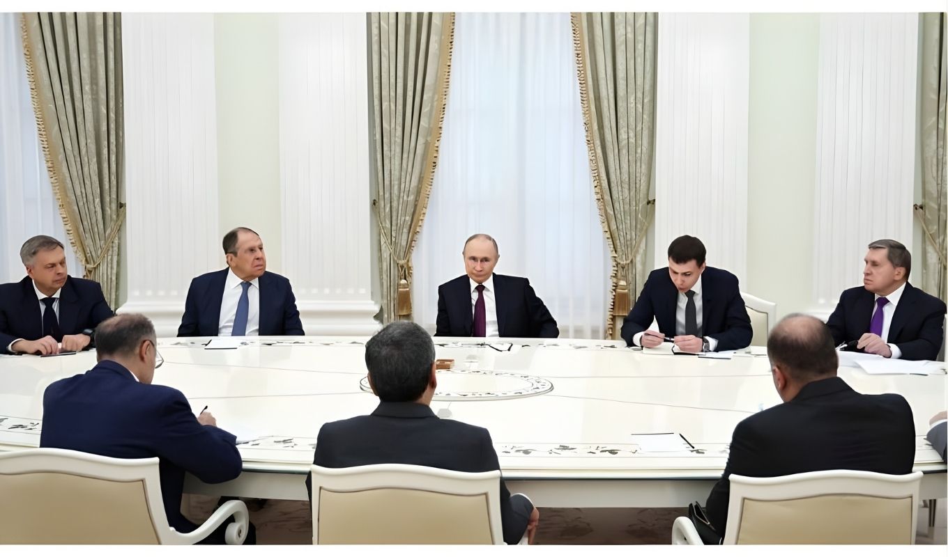 যুদ্ধক্ষেত্রে রাশিয়ার টানা অগ্রসরতা ভেঙে পড়ছে ইউক্রেনের প্রতিরক্ষা, শীতকালেই কি বড় মোড়