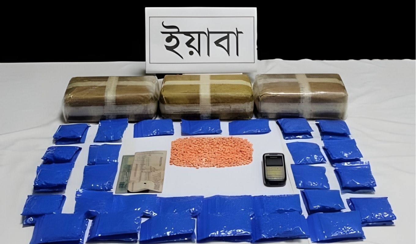 রেলওয়ে থানার ভেতর থেকে মাদক পাচার পুলিশকেই গ্রেপ্তার