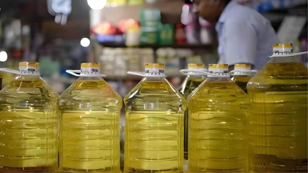সয়াবিন তেলের দাম হঠাৎ বাড়িয়ে ‘অঘোষিত সিন্ডিকেট কঠোর প্রতিক্রিয়া দেখাতে যাচ্ছে সরকার সয়াবিন তেলের দাম হঠাৎ বাড়িয়ে ‘অঘোষিত সিন্ডিকেট’, কঠোর প্রতিক্রিয়া দেখাতে যাচ্ছে সরকার