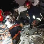 কুমিল্লায় নিয়ন্ত্রণ হারিয়ে মাইক্রোবাস ধাক্কা নিহত ২ কুমিল্লার দৌদকান্দিতে মাইক্রোবাস দুর্ঘটনায় দুইজন নিহত