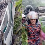 বাস খাদে পড়ে নিহত দুইজন বাস খাদে পড়ে নিহত দুইজন