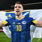 Bosnian Strikers Beer Promise After Historic Qualification বসনিয়ান ফরোয়ার্ডের উদ্যোগে স্টেডিয়ামে উৎসবমুখর আনন্দ
