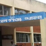 কমলগঞ্জে মোরগবোঝাই ট্রাক দুর্ঘটনা কমলগঞ্জে মোরগবোঝাই ট্রাক দুর্ঘটনা