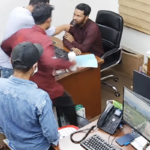 লালমাটিয়ার ইন্টারনেট কার্যালয়ে মুখোশধারী দুর্বৃত্তদের হামলা লুটপাট লালমাটিয়ার ইন্টারনেট কার্যালয়ে মুখোশধারী দুর্বৃত্তদের হামলা-লুটপাট