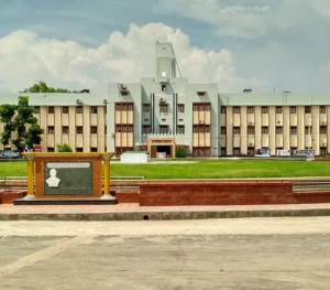 University of Rajshahi 570x500 2 রাজশাহী বিশ্ববিদ্যালয়ের ৭৩তম প্রতিষ্ঠাবার্ষিকী: প্রতিষ্ঠা আন্দোলন থেকে বর্তমান