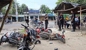 নাটোরে বাস কাউন্টারে আধিপত্য বিস্তারকে কেন্দ্র করে বিএনপির দুই পক্ষের রক্তক্ষয়ী সংঘর্ষ, আহত ৭