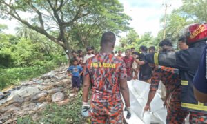 কালীগঞ্জে অটোরিকশা পিকআপ সংঘর্ষে বৃদ্ধ নিহত কালীগঞ্জে অটোরিকশা-পিকআপ সংঘর্ষে বৃদ্ধ নিহত