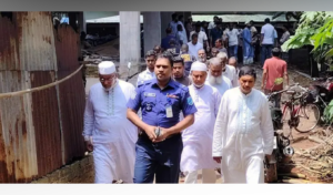 গাজীপুরের কালীগঞ্জে ব্যবসায়ীর বাড়িতে সশস্ত্র হামলা কুপিয়ে গৃহবধূকে হত্যা আহত ২ গাজীপুরের কালীগঞ্জে ব্যবসায়ীর বাড়িতে সশস্ত্র হামলা: কুপিয়ে গৃহবধূকে হত্যা, আহত ২