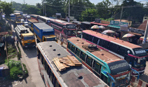 ঢাকা–চট্টগ্রাম মহাসড়কে ৪০ কিলোমিটার যানজট, অ্যাম্বুলেন্সে রোগীর মৃত্যু
