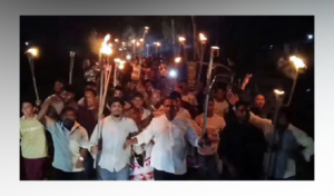 বাঁশখালীতে আওয়ামী লীগের ঝটিকা মশাল মিছিল মুহুর্তেই ছুড়িয়ে পড়া ভিডিও ঘিরে তোলপাড় বাঁশখালীতে আওয়ামী লীগের ঝটিকা মশাল মিছিল: মুহুর্তেই ছুড়িয়ে পড়া ভিডিও ঘিরে তোলপাড়