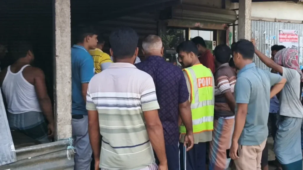 বালু উত্তোলন নিয়ে সরিষাবাড়ীতে বিএনপির দুই পক্ষের সংঘর্ষ বালু উত্তোলন নিয়ে সরিষাবাড়ীতে বিএনপির দুই পক্ষের সংঘর্ষ