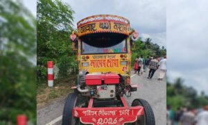লালপুরে বেপরোয়া স্টিয়ারিং গাড়ির ধাক্কায় অটোরিকশাচালক নিহত লালপুরে বেপরোয়া স্টিয়ারিং গাড়ির ধাক্কায় অটোরিকশাচালক নিহত