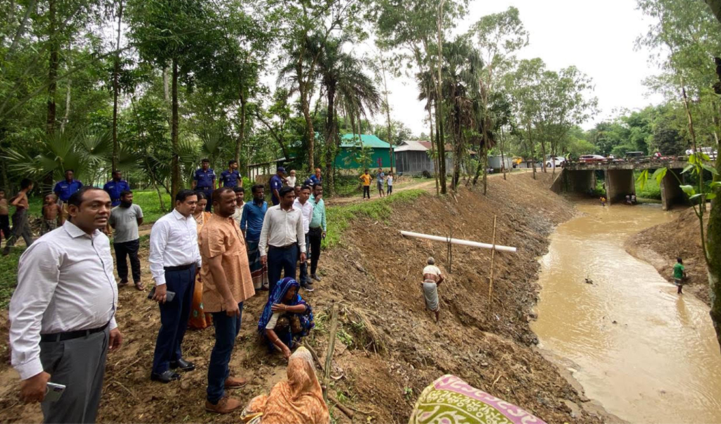 হালুয়াঘাটে সংস্কার না করেই ৬০ লাখ টাকা উত্তোলন ইউএনওর দিকে আঙুল হালুয়াঘাটে সংস্কার না করেই ৬০ লাখ টাকা উত্তোলন, ইউএনওর দিকে আঙুল