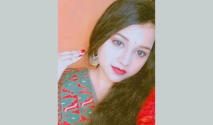 আইফোন নিতে ঘরে ঢুকে প্রবাসীর স্ত্রীকে কুপিয়ে হত্যা