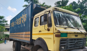 টঙ্গীতে কাভার্ড ভ্যানের ধাক্কায় স্কুলছাত্রের মৃত্যু