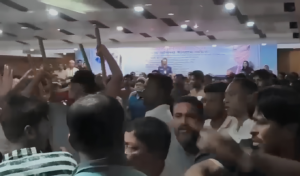 প্রতিমন্ত্রী অমিতের উপস্থিতিতে কুষ্টিয়া বিএনপির সভায় ছাত্রদলের দুই পক্ষের সংঘর্ষ