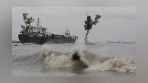 বঙ্গোপসাগরে গভীর নিম্নচাপ, বাড়ছে ঝোড়ো হাওয়ার শঙ্কা