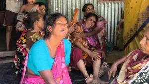 ব্যাটারি চুরির অভিযোগে শ্বশুরকে লাথি, জামাই আটক