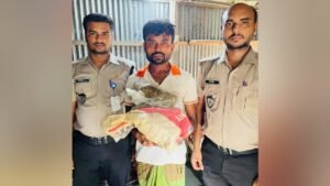 মানিকগঞ্জে দুই কেজি গাঁজাসহ যুবক গ্রেপ্তার
