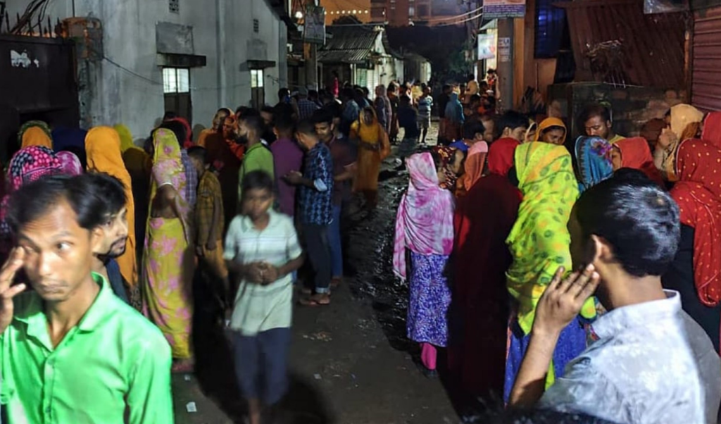 রক্তাক্ত স্ত্রীর মরদেহের পাশেই ঝুলছিল স্বামীর দেহ