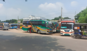শ্রমিকদের ওপর হামলার প্রতিবাদে চুয়াডাঙ্গায় পাঁচ রুটে অনির্দিষ্টকালের বাস ধর্মঘট