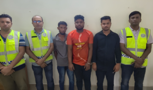 ষষ্ঠ শ্রেণির ছাত্রীকে দলবদ্ধ ধর্ষণের অভিযোগে গ্রেফতার ৩