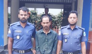 হরিরামপুরে শিশুকে শ্লীলতাহানির অভিযোগে যুবক গ্রেপ্তার