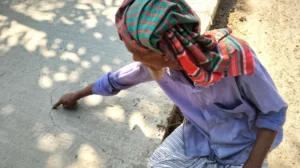১৪ কোটি টাকার সড়কে ঢালাইয়ের পরই ফাটল
