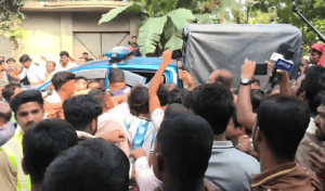 ছাত্রকে যৌন নির্যাতনের চেষ্টা কুষ্টিয়ায় অধ্যক্ষ অবরুদ্ধ, উদ্ধারে গিয়ে ওসিসহ ৩ পুলিশ আহত