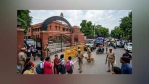 বোমা হামলার হুমকিতে দিল্লির তিন স্কুলে নিরাপত্তা জোরদার