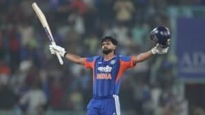 শ্রেয়াসের ঝোড়ো সেঞ্চুরিতে ওয়েস্ট ইন্ডিজকে হারাল ভারত